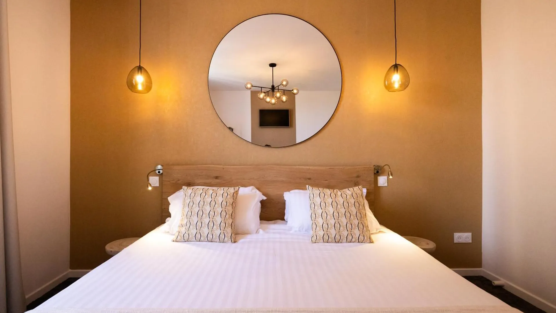 Hotel Barnea Biarritz 3*,  França