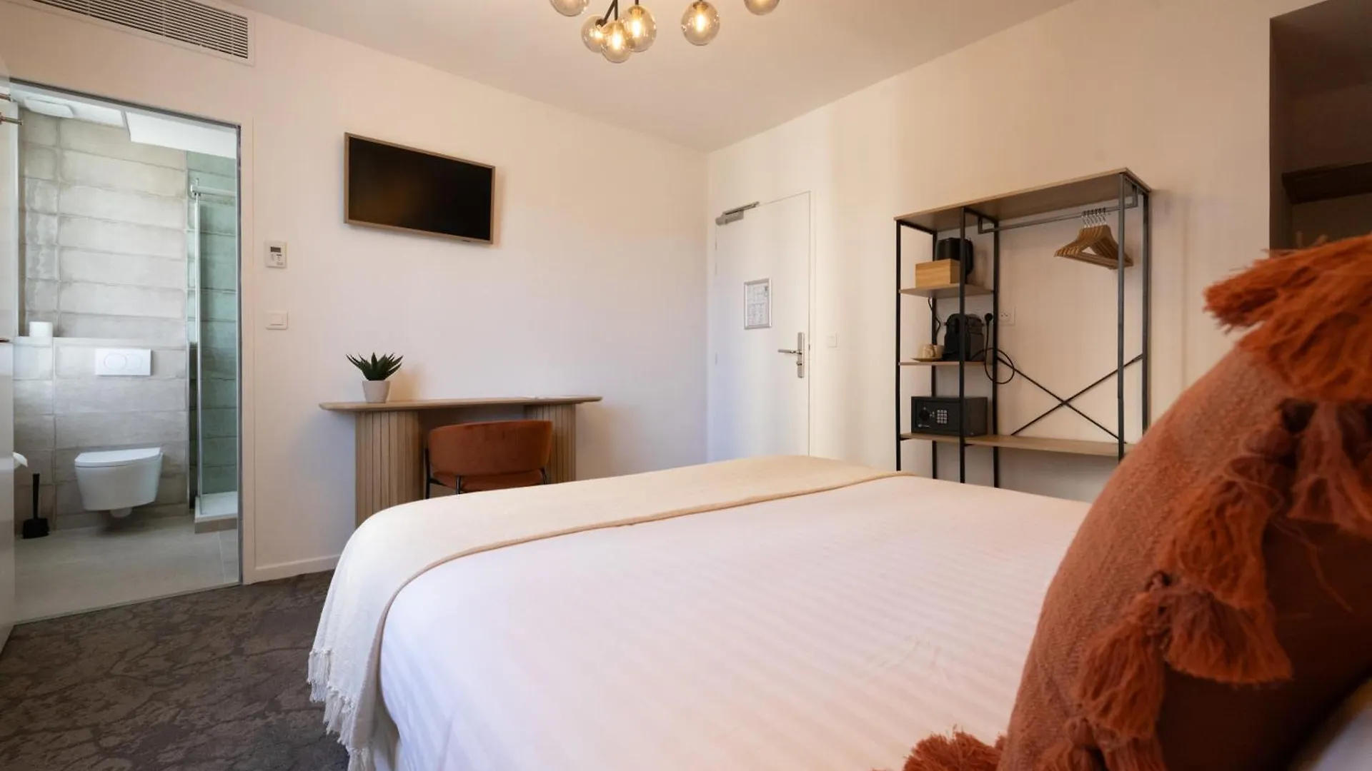 Hotel Barnea Biarritz 3*,